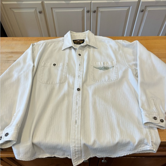 Men’s L Authentic Harley Davidson shirt. Heavy and feels a little like denim - Picture 5 of 5